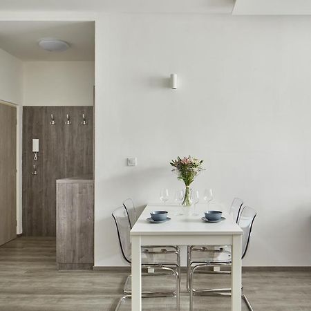 Minimalist Apartment On Wenceslas Square By Prague Days 外观 照片