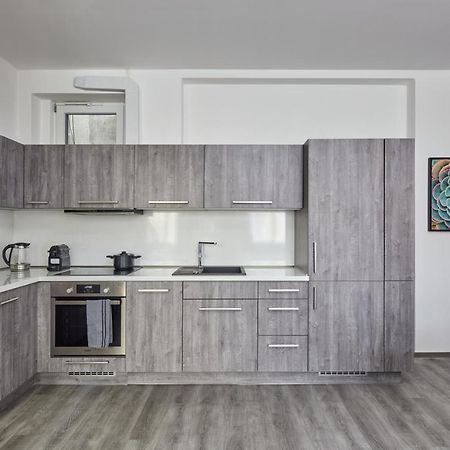 Minimalist Apartment On Wenceslas Square By Prague Days 外观 照片