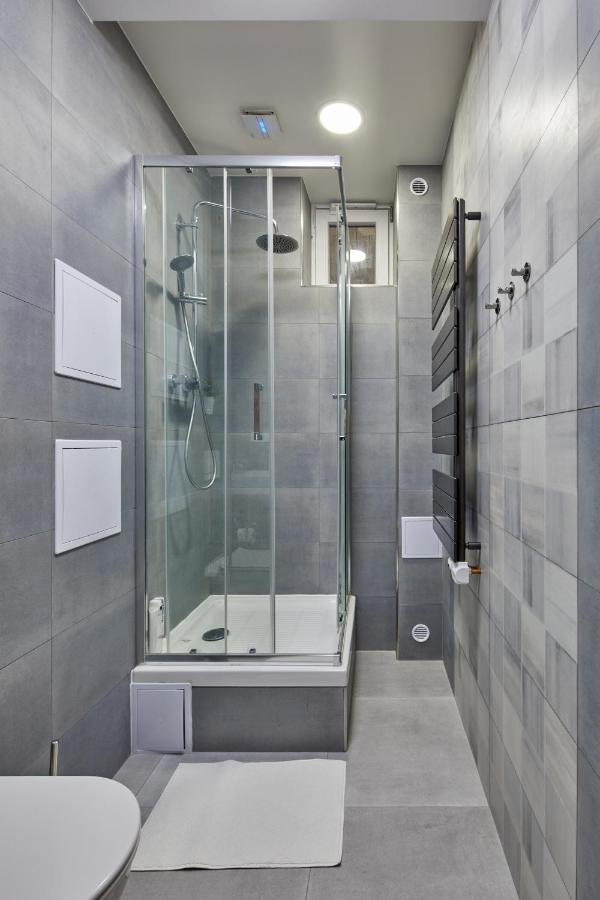 Minimalist Apartment On Wenceslas Square By Prague Days 外观 照片